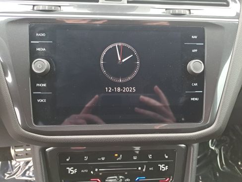 Certified 2024 Volkswagen Tiguan SEL R-Line image 20