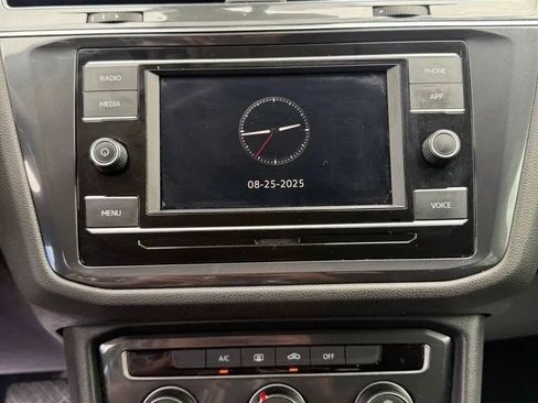 Used 2020 Volkswagen Tiguan S FWD image 16