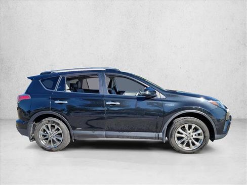 Used 2017 Toyota RAV4 Limited image 4