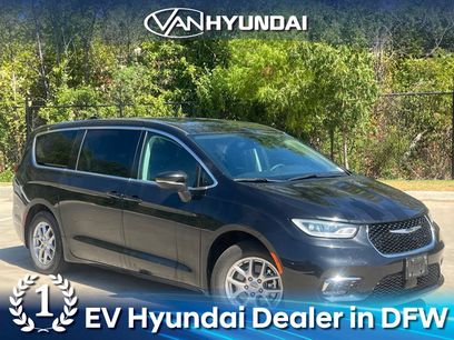 Used 2023 Chrysler Pacifica Touring-L