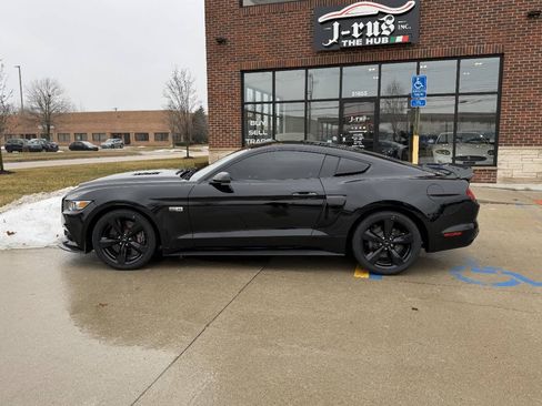 Used 2017 Ford Mustang GT w/ GT Performance Package image 10