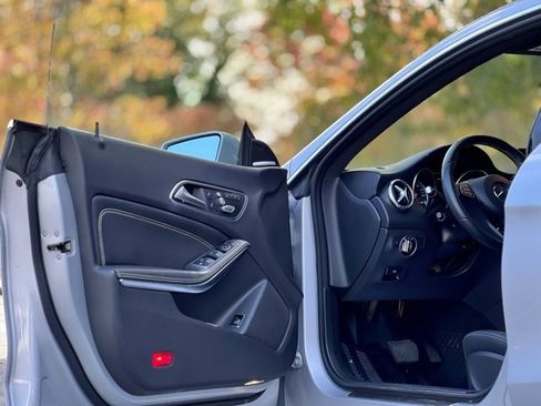 Used 2017 Mercedes-Benz CLA 250 image 13