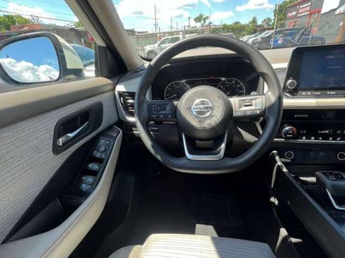 Used 2021 Nissan Rogue SV AWD/4WD image 19