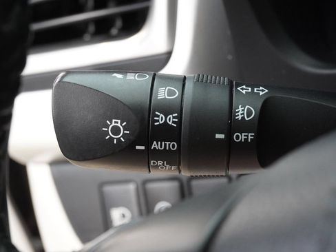 Used 2019 Toyota Highlander Limited FWD image 27