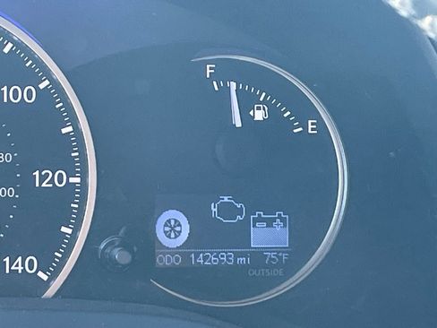 Used 2015 Lexus CT 200h w/ F Sport w/Nuluxe Interior image 8