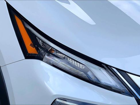 Used 2022 Nissan Rogue SV FWD image 27