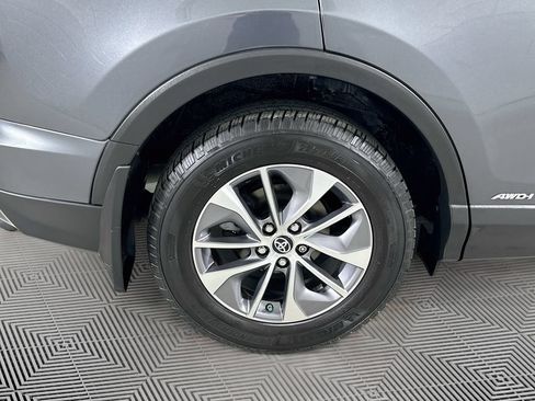 Used 2018 Toyota RAV4 XLE AWD/4WD image 27