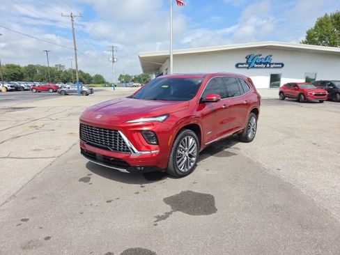 Used 2025 Buick Enclave Avenir w/ Super Cruise Package AWD/4WD image 2