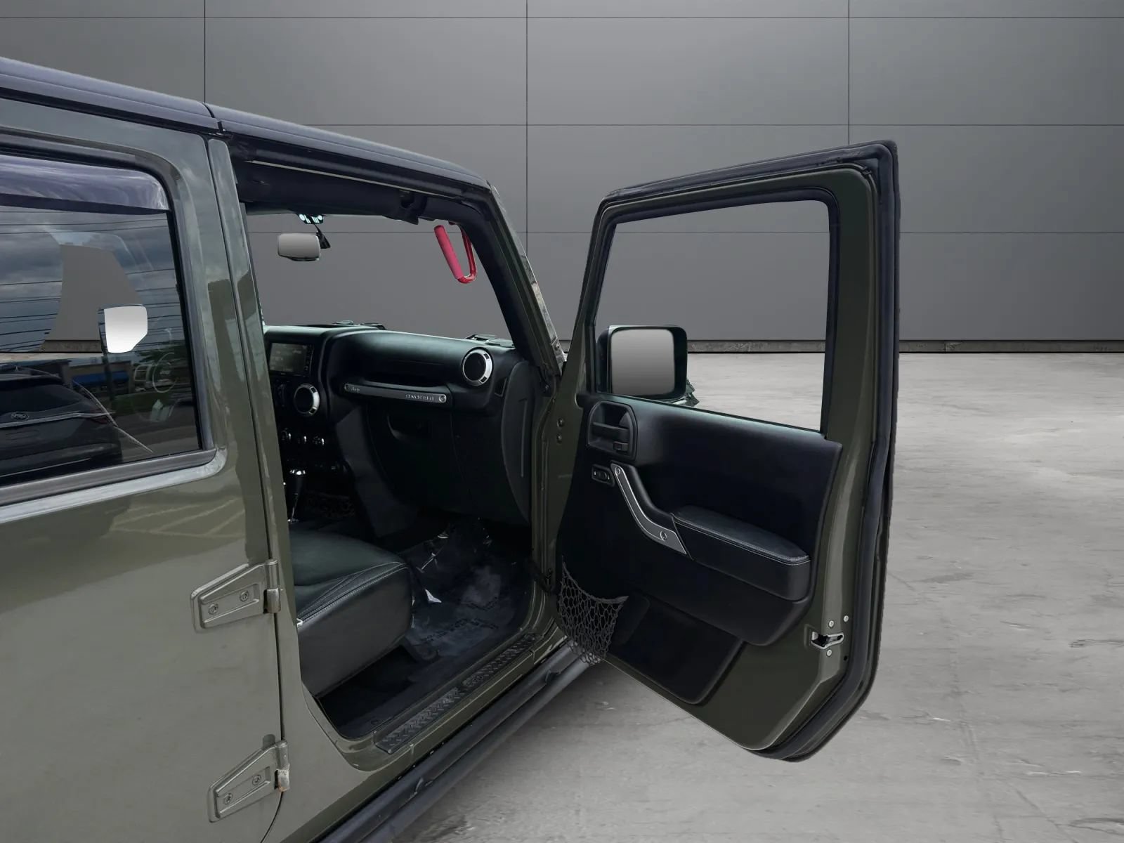 Used 2015 Jeep Wrangler Unlimited Rubicon AWD/4WD image 22
