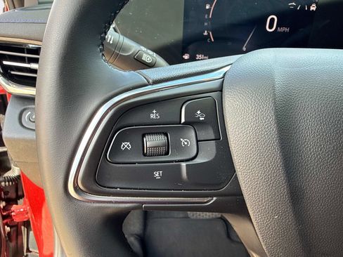 Used 2025 Buick Envista Sport Touring w/ Convenience II Package FWD image 23