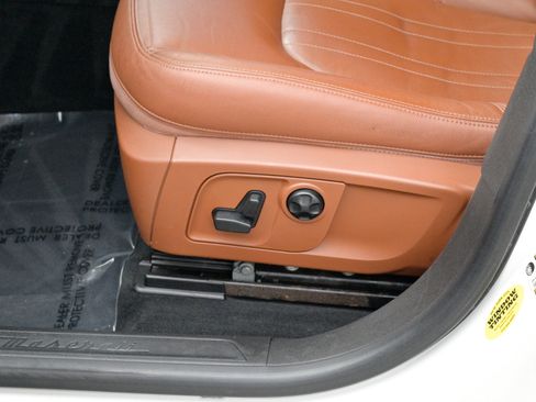 Certified 2018 Maserati Levante image 18