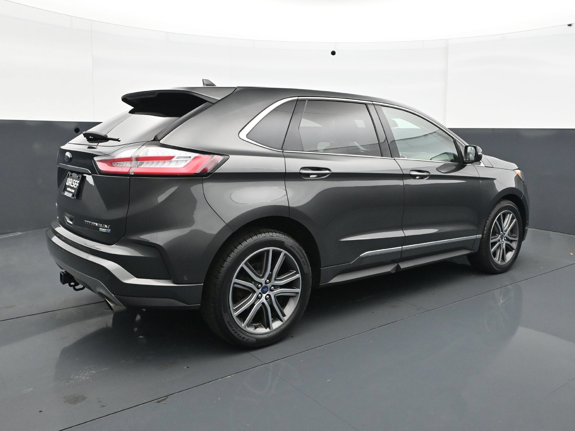 Used 2019 Ford Edge Titanium w/ Equipment Group 301A AWD/4WD image 7