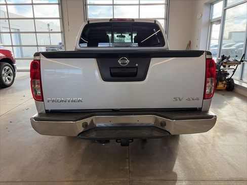 Used 2019 Nissan Frontier SV image 5