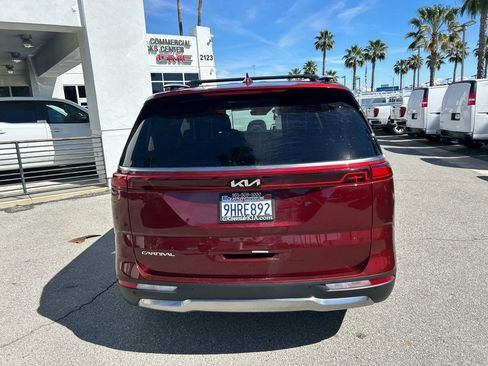 Used 2024 Kia Carnival SX Prestige image 6