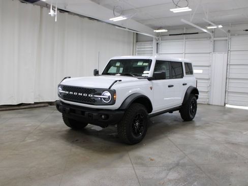 New 2026 Ford Bronco Badlands AWD/4WD image 3