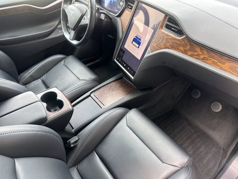 Used 2018 Tesla Model X 100D image 15