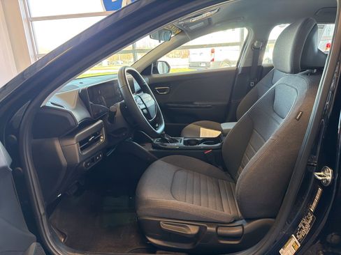 Used 2025 Kia K4 EX image 13