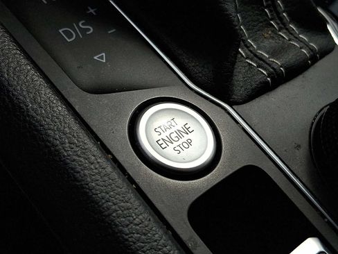 Used 2022 Volkswagen Atlas SEL R-Line AWD/4WD image 24