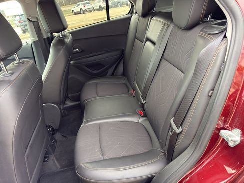 Used 2017 Chevrolet Trax LT w/ LT Convenience Package image 11