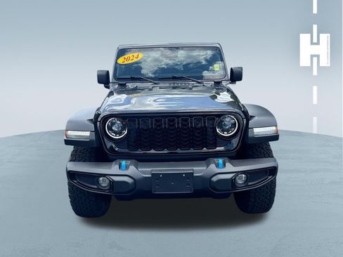 Used 2024 Jeep Wrangler Unlimited AWD/4WD image 2