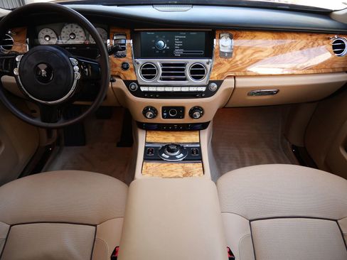 Used 2013 Rolls-Royce Ghost image 4