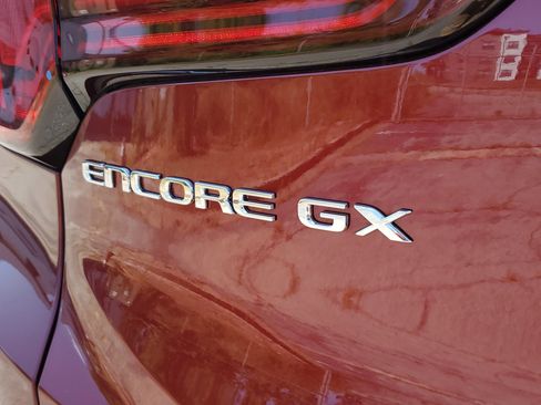 Used 2025 Buick Encore GX Sport Touring w/ Advanced Technology Package image 5