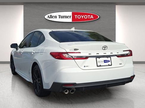 Used 2025 Toyota Camry SE w/ Multimedia Upgrade Package FWD image 9