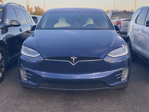 Used 2018 Tesla Model X image 2
