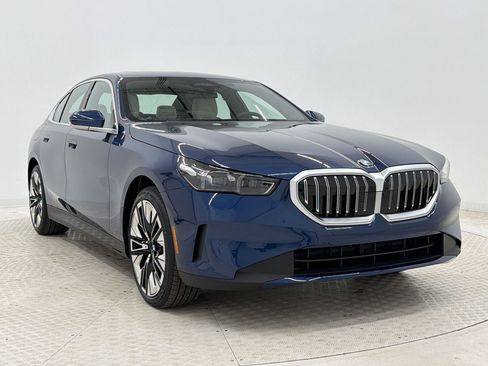 New 2026 BMW 530i RWD image 7