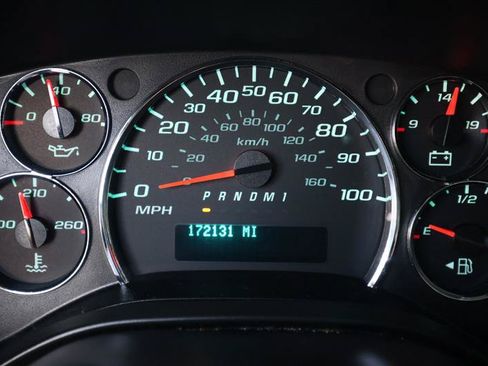 Used 2018 Chevrolet Express 2500 w/ Driver Convenience Package RWD image 24