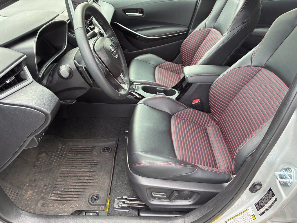 Used 2026 Toyota Corolla XSE FWD image 16