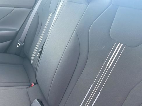 Used 2025 Hyundai Elantra Sport FWD image 19
