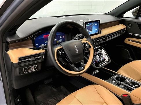 Used 2022 Lincoln Corsair Reserve w/ Luxury Package image 13