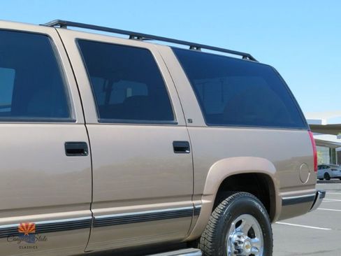 Used 1996 Chevrolet Suburban 2500 AWD/4WD image 20
