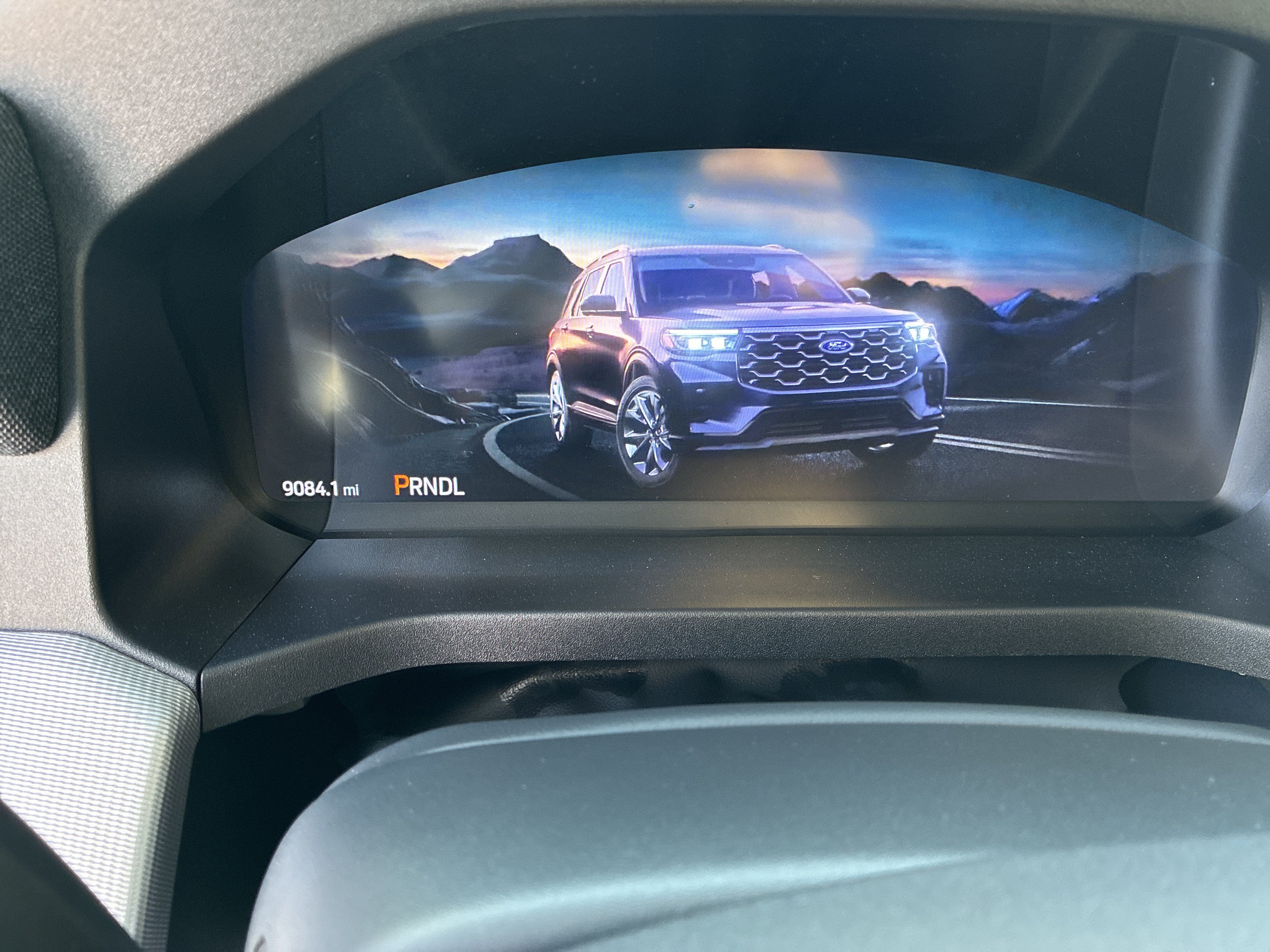 Used 2025 Ford Explorer Active w/ Active Comfort Package RWD image 9