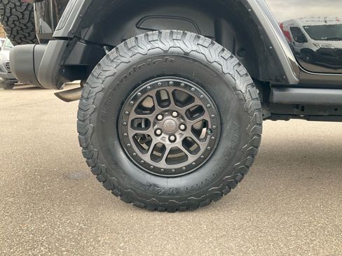 Used 2022 Jeep Wrangler Unlimited Rubicon w/ Xtreme Recon 35" Tire Package image 19