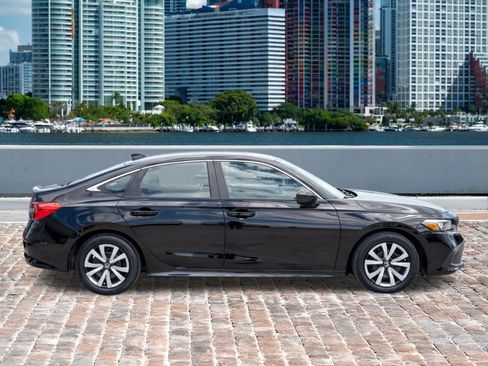 Used 2023 Honda Civic LX image 4