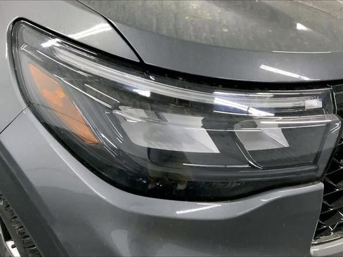 Used 2025 Ford Explorer ST w/ Sun And Sound Package AWD/4WD image 14