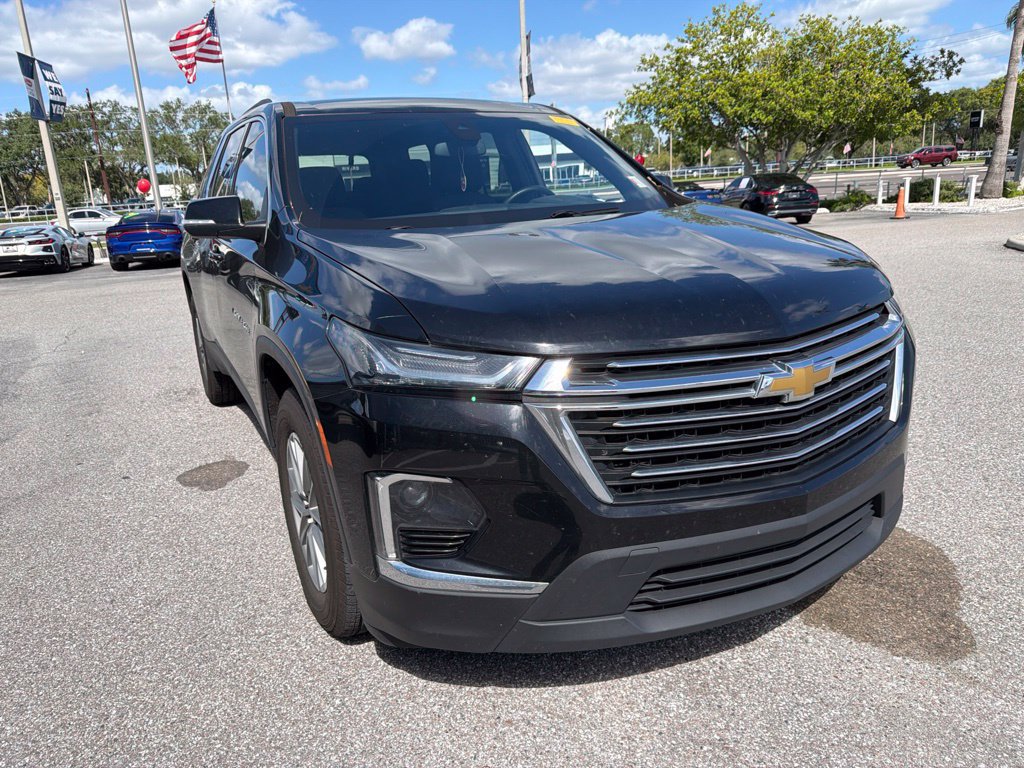 Used 2023 Chevrolet Traverse LT FWD image 16