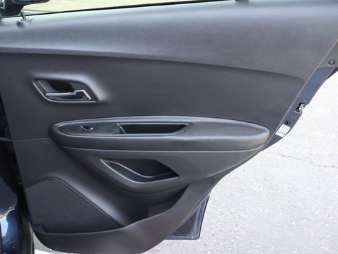 Used 2019 Chevrolet Trax LS FWD image 23