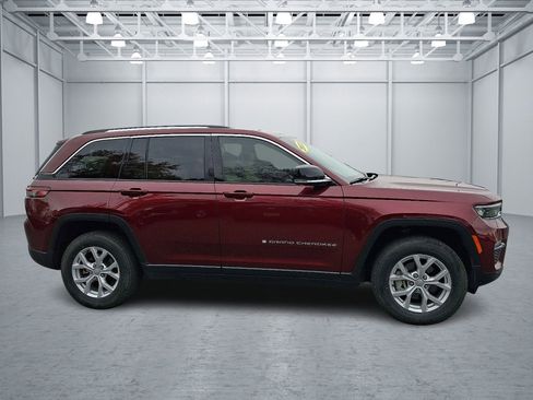 Used 2023 Jeep Grand Cherokee Limited w/ Trailer Tow Prep Group (B) image 6