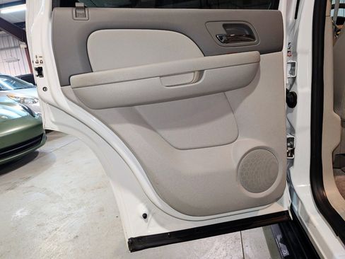 Used 2011 Chevrolet Tahoe LT image 18