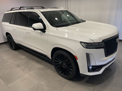 Used 2023 Cadillac Escalade ESV Sport Platinum AWD/4WD image 3
