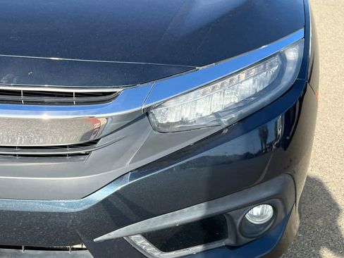 Used 2017 Honda Civic Touring image 11