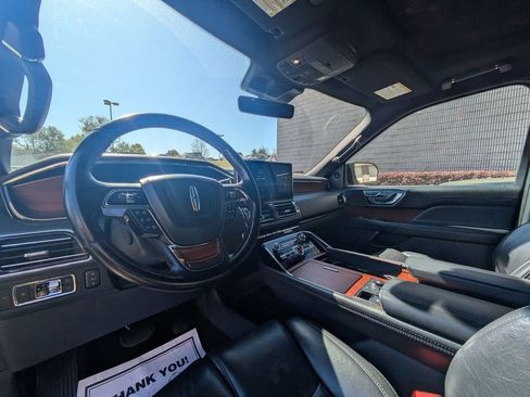 Used 2023 Lincoln Navigator Reserve image 15