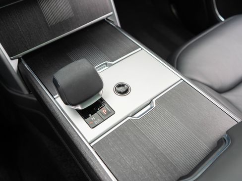 Used 2025 Land Rover Range Rover Long Wheelbase Autobiography AWD/4WD image 18