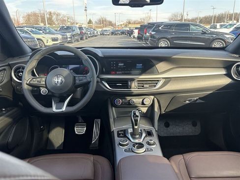 Used 2024 Alfa Romeo Stelvio Ti image 20