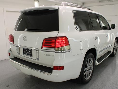 Used 2014 Lexus LX 570 4WD image 9