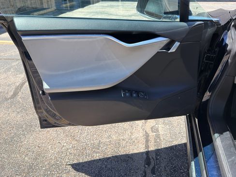 Used 2013 Tesla Model S Performance RWD image 33