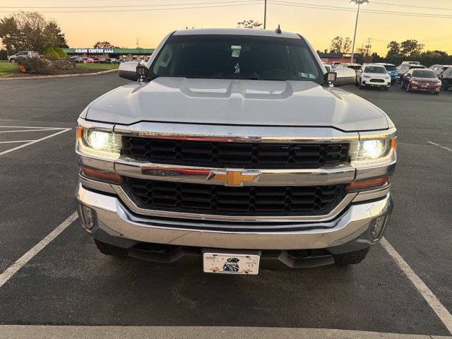 Used 2018 Chevrolet Silverado 1500 LT w/ All Star Edition AWD/4WD image 2